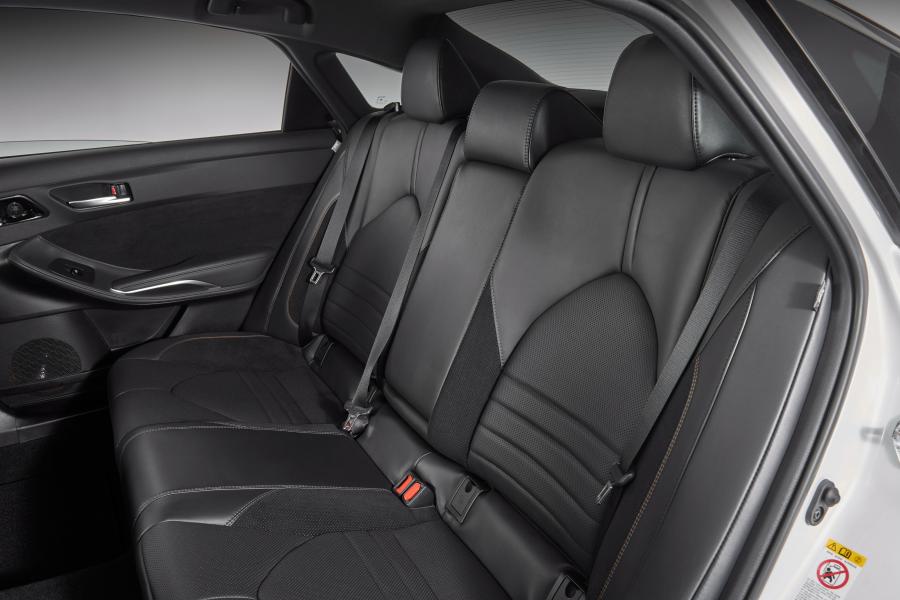 Интерьер Toyota Avalon Touring 2018 года  (фото 20 из 41)